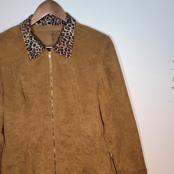 VINTAGE Daniel Laurent dress, matching zip-up blazer. Tan suede/leopard print - Picture 2 of 16